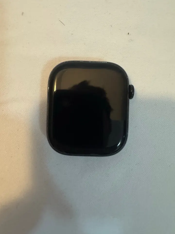 Apple Watch Series 10 46 mm GPS černé – bootloop, iCloud OFF, na díly