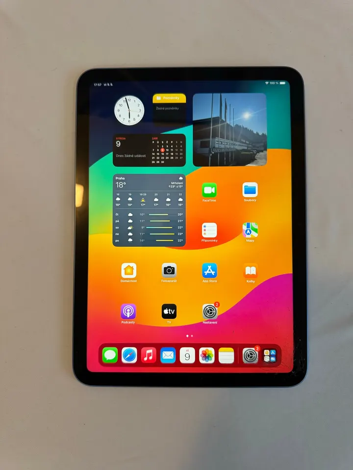 Apple iPad 10. generace 256 GB WiFi modrý – prasklé sklo, bez Touch ID