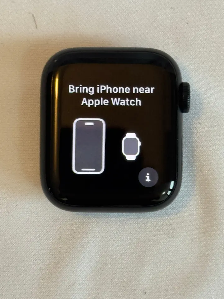 Apple Watch SE 2 40 mm GPS – iCloud zámek, na díly