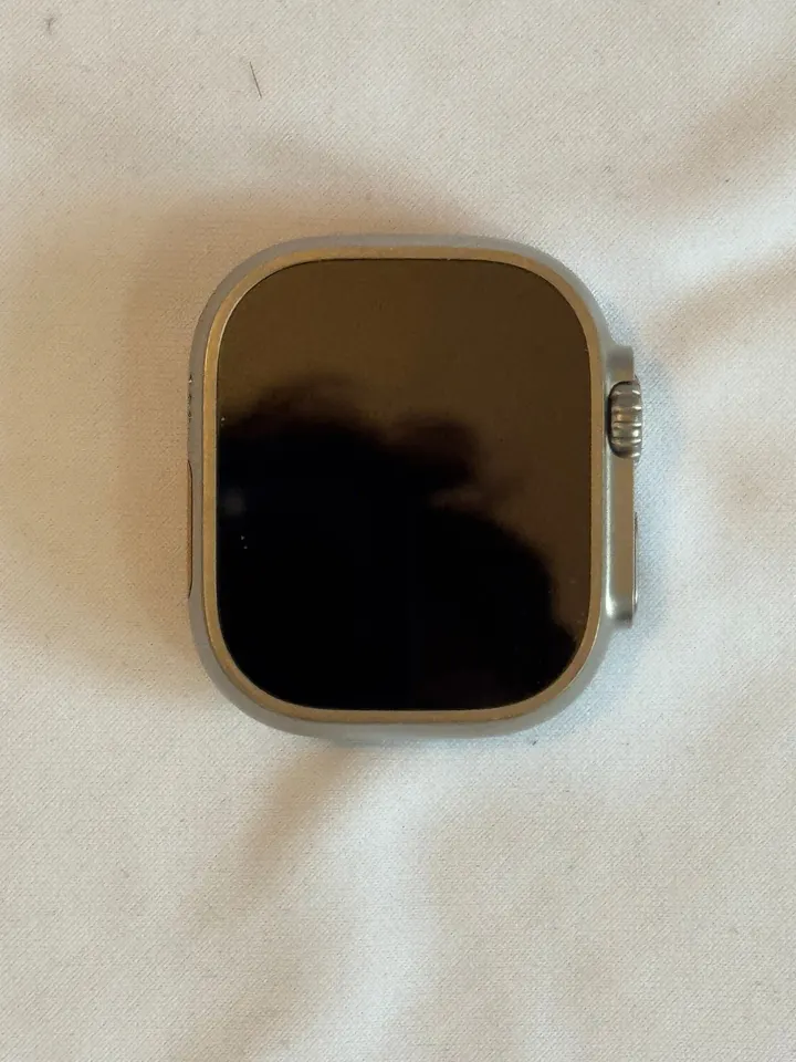 Apple Watch Ultra 49 mm Titanium – iCloud zámek, na díly