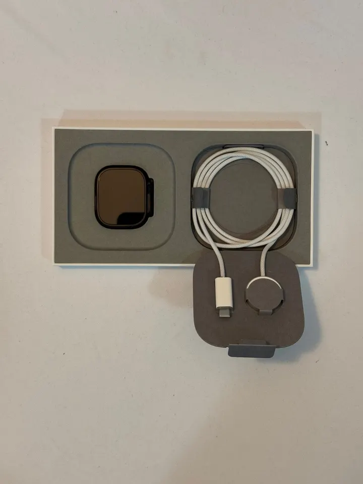 Apple Watch Ultra 2 49 mm černé – vadný displej, iCloud OFF, na díly