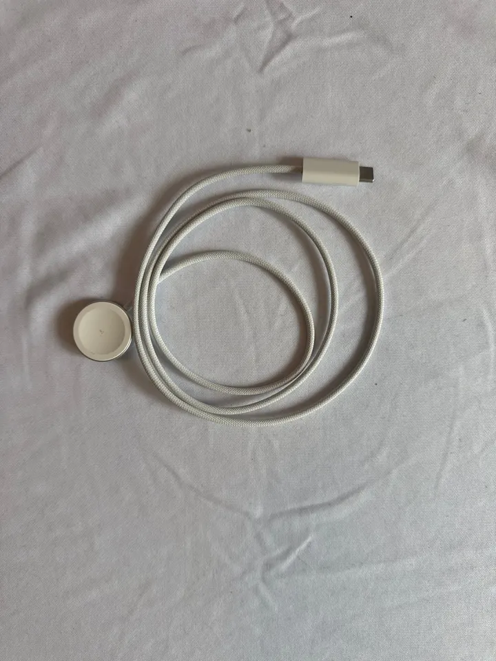 Originální nabíječka Apple Watch USB-C – použitá, cena za kus