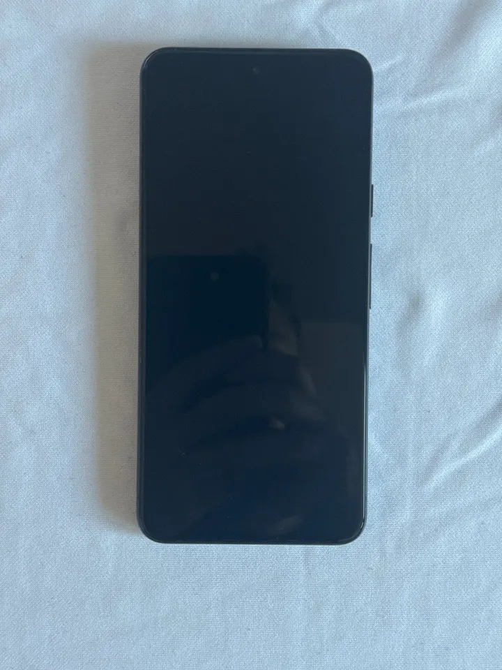Google Pixel 8 Obsidian – nenabíjí se, na opravu nebo díly